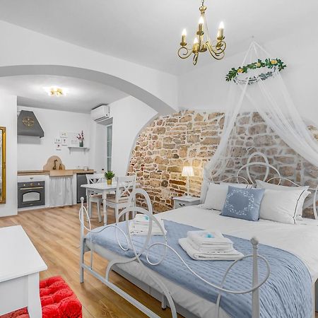 רוביני Primavera Deluxe Studio Apartment מראה חיצוני תמונה